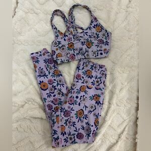 Becco Purple Floral High-Waisted Leggings and Sports Bra